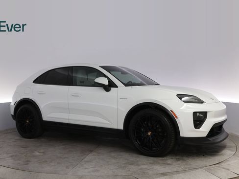 Used 2024 Porsche Macan 4 Electric AWD/4WD image 14