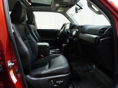 Used 2019 Toyota 4Runner TRD Off-Road Premium AWD/4WD image 12