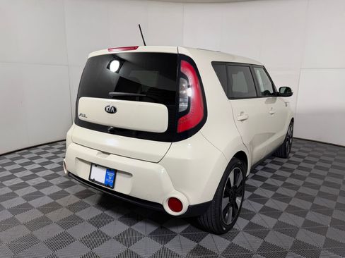 Used 2015 Kia Soul ! w/ Umber Package 1 FWD image 8
