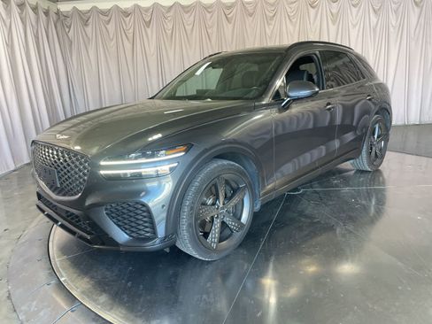 Used 2023 Genesis GV70 2.5T w/ Sport Prestige Package image 2