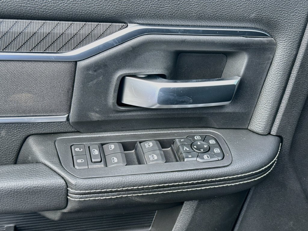 New 2027 RAM 3500 Big Horn AWD/4WD image 18