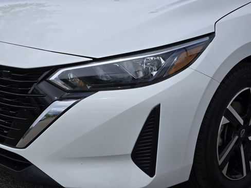 Used 2024 Nissan Sentra SV FWD image 5