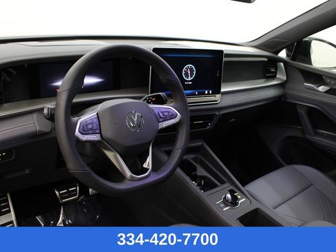 New 2026 Volkswagen Tiguan SE R-Line image 14