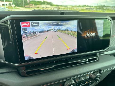 New 2025 Jeep Gladiator Rubicon w/ Safety Group image 14