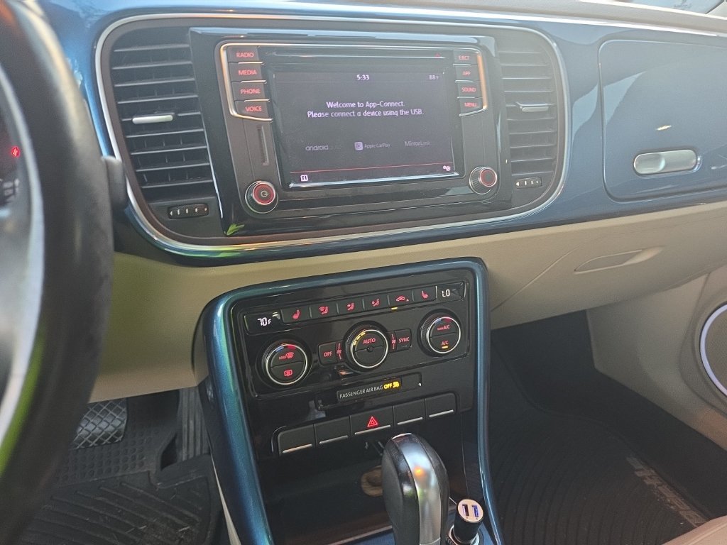 Used 2019 Volkswagen Beetle 2.0T SE FWD image 10