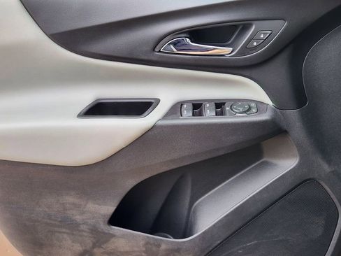 Used 2018 Chevrolet Equinox LS image 22
