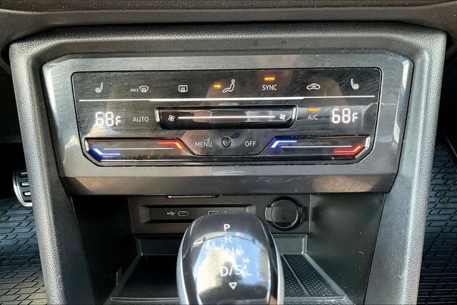 Used 2024 Volkswagen Tiguan SE R-Line FWD image 17