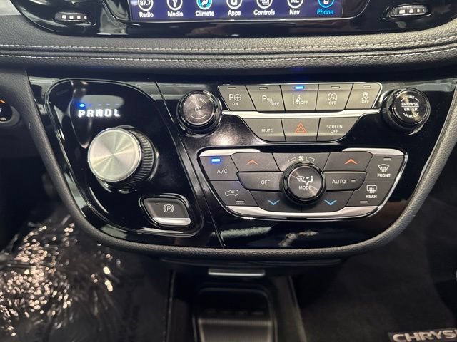 Used 2019 Chrysler Pacifica Limited w/ Advanced Safetytec Group FWD image 24