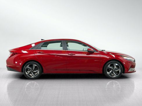 Used 2023 Hyundai Elantra Limited FWD image 7