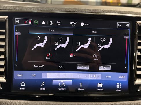 Used 2024 Chrysler Pacifica Touring-L FWD image 30
