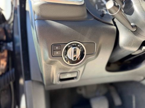 Used 2018 INFINITI QX30 Premium w/ Navigation Package image 41