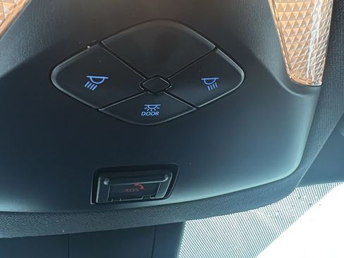 Used 2020 Toyota C-HR XLE image 30