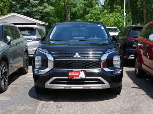 Used 2024 Mitsubishi Outlander SE AWD/4WD image 2