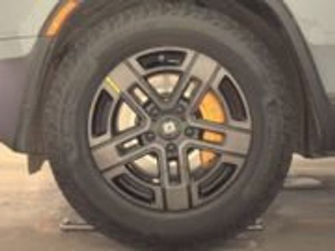 Used 2022 Rivian R1T Adventure image 9