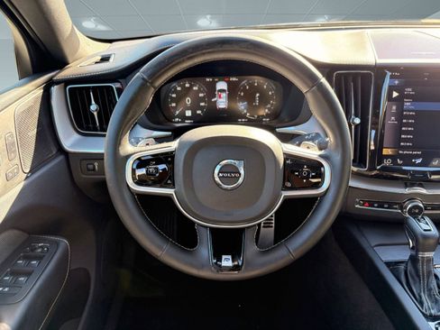 Used 2020 Volvo XC60 T6 R-Design w/ Protection Package Premier image 25