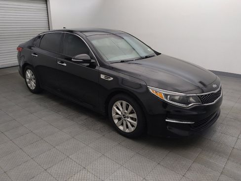 Used 2018 Kia Optima EX image 11