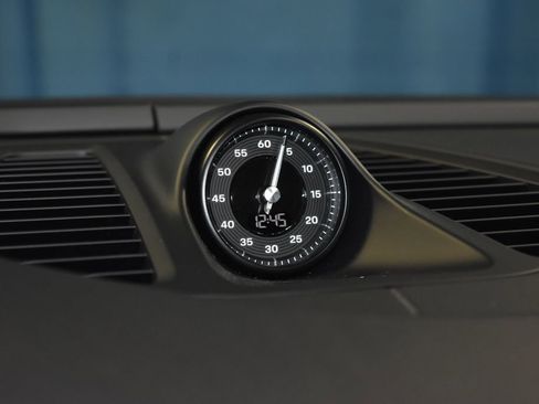 Used 2024 Porsche Macan 4 Electric image 12