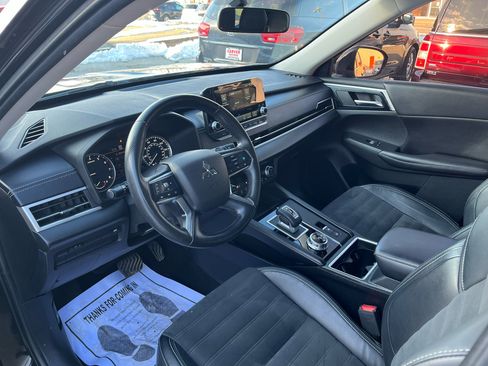 Used 2022 Mitsubishi Outlander SE image 26