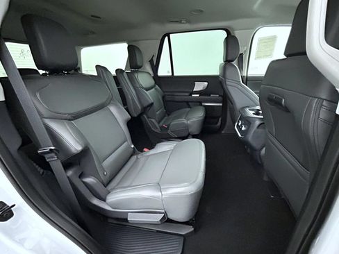 New 2026 Ford Expedition Active AWD/4WD image 18