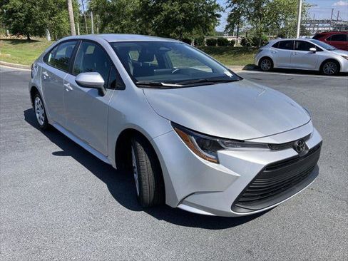 Certified 2025 Toyota Corolla LE FWD image 7