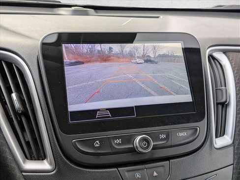 Used 2023 Chevrolet Malibu LT image 9