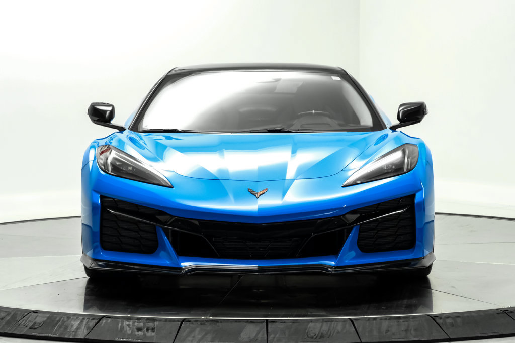 Used 2025 Chevrolet Corvette Z06 RWD image 4
