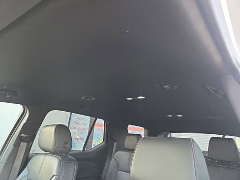 Used 2022 Chevrolet Traverse RS image 34