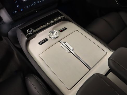 New 2026 Lincoln Navigator Reserve image 8