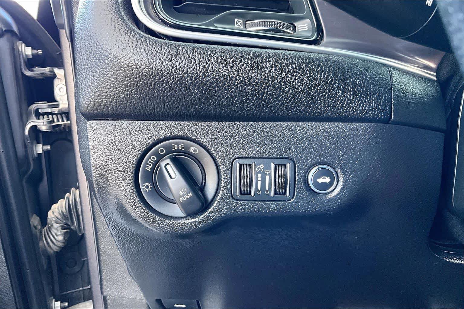 Used 2016 Dodge Challenger R/T Scat Pack RWD image 33