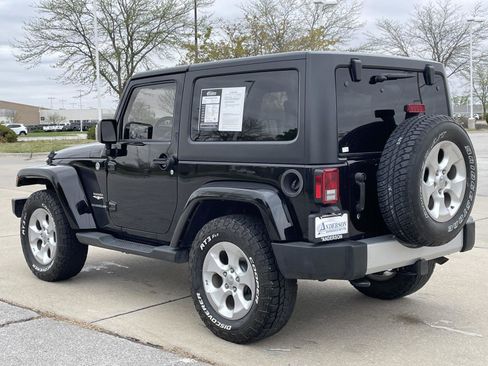 Used 2015 Jeep Wrangler Sahara AWD/4WD image 9