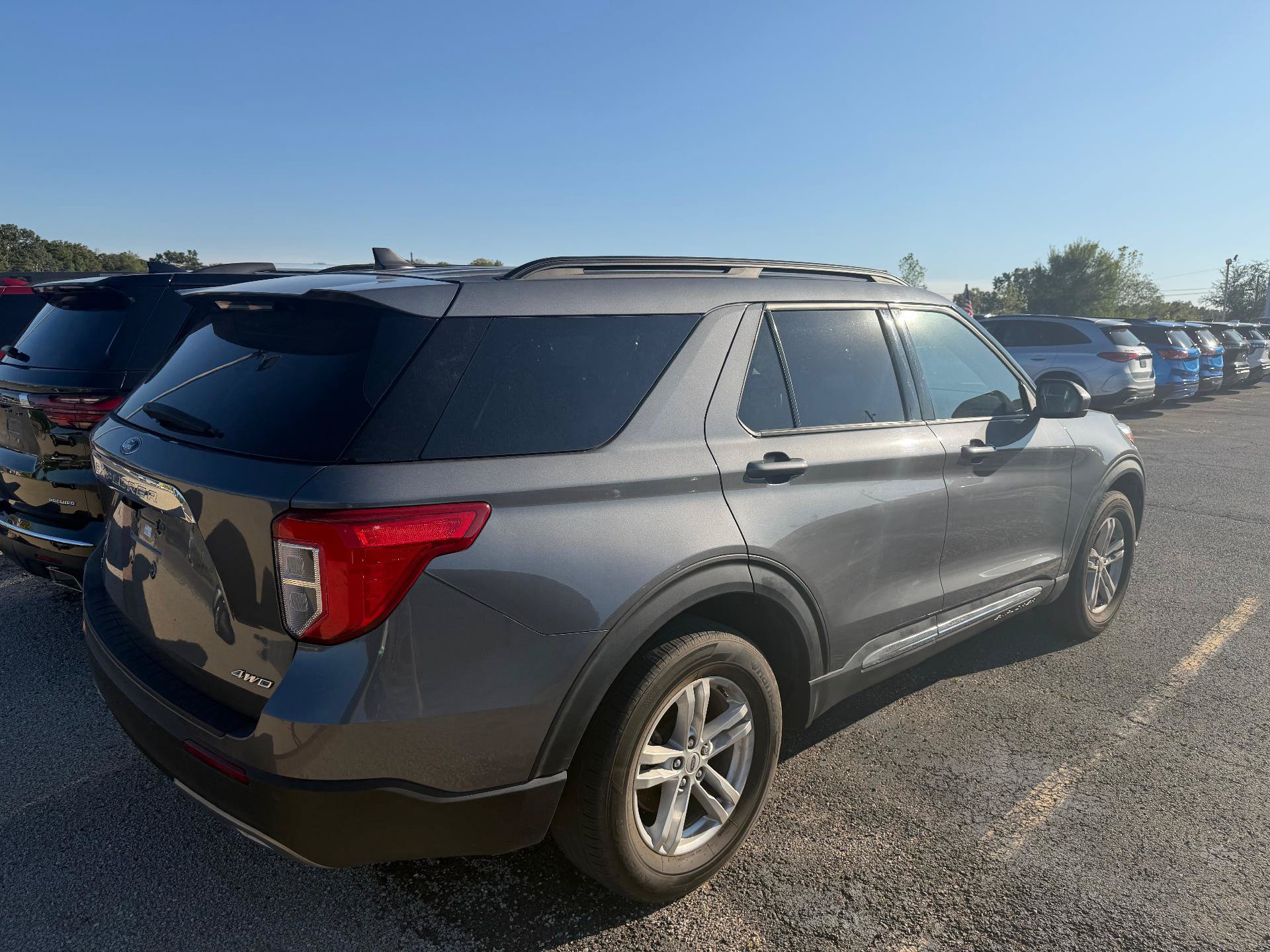 Used 2023 Ford Explorer XLT w/ Equipment Group 202A AWD/4WD image 3