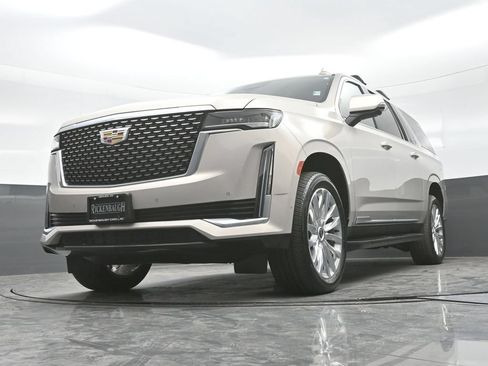 Certified 2024 Cadillac Escalade ESV Premium Luxury AWD/4WD image 25