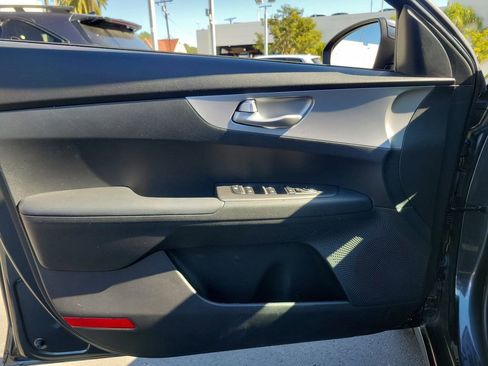 Used 2023 Kia Forte LXS w/ LXS Technology Package image 17