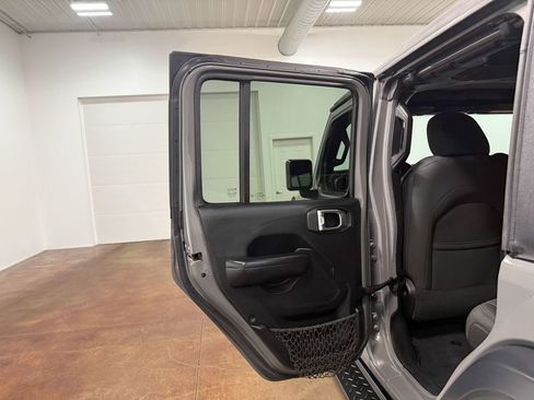 Used 2019 Jeep Wrangler Unlimited Sport S AWD/4WD image 46