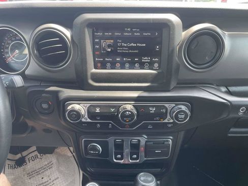 Used 2022 Jeep Wrangler Sport AWD/4WD image 20