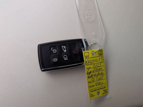 Used 2023 Land Rover Range Rover SE image 37