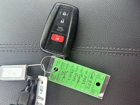 Used 2022 Toyota RAV4 Limited AWD/4WD image 24