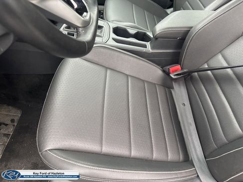 Used 2024 Volkswagen Jetta SE image 29