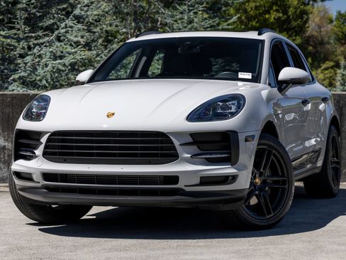 Certified 2021 Porsche Macan AWD/4WD image 1