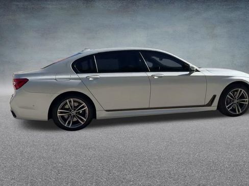 Used 2016 BMW 750i xDrive AWD/4WD image 28