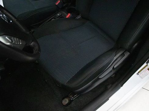 Used 2016 Nissan Versa Note SV image 25