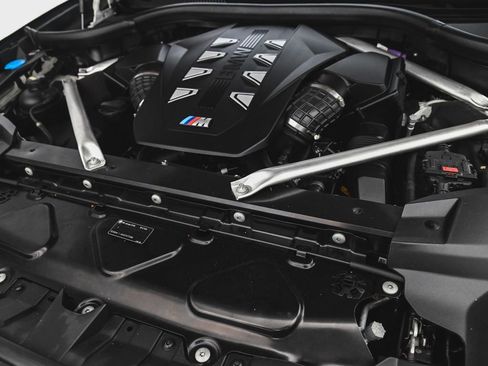 Used 2023 BMW X7 M60i w/ Executive Package image 47