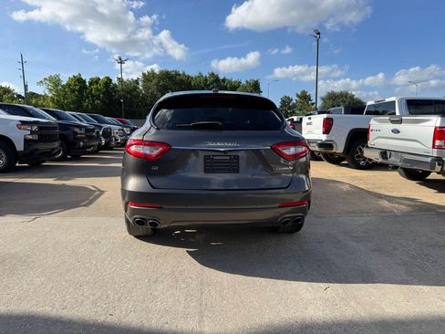 Used 2019 Maserati Levante AWD/4WD image 37