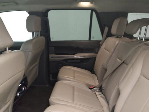 Used 2020 Ford Expedition XLT w/ Equipment Group 202A RWD image 18