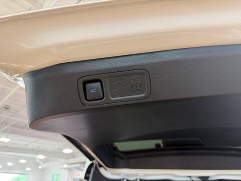 Used 2021 Ford Expedition XLT AWD/4WD image 13