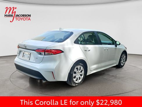 Used 2025 Toyota Corolla LE FWD image 9