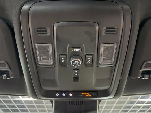 Certified 2025 GMC Yukon Denali image 24