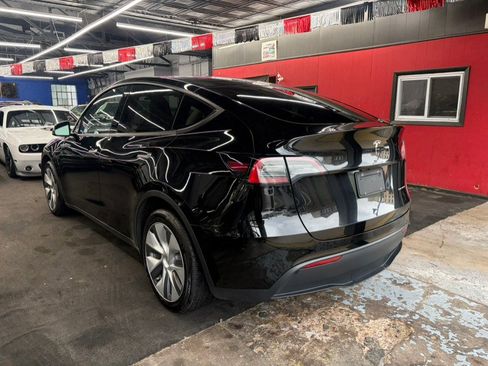 Used 2023 Tesla Model Y Long Range AWD/4WD image 4