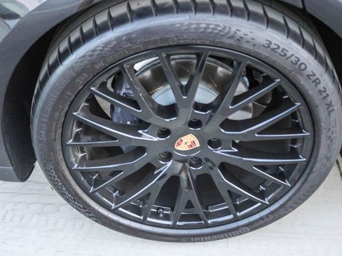 Used 2026 Porsche Panamera RWD image 12