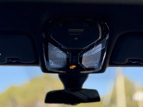 Used 2023 BMW X6 xDrive40i w/ M Sport Package image 48